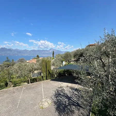 Chiara Torri Del Benaco